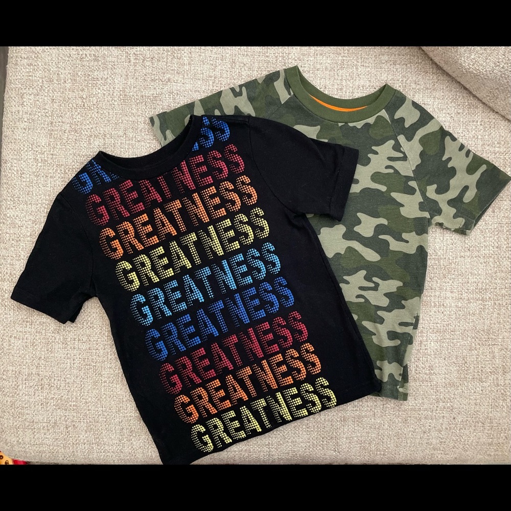2 boys t shirts 6T Army green print & black ‘greatness’ graphic T